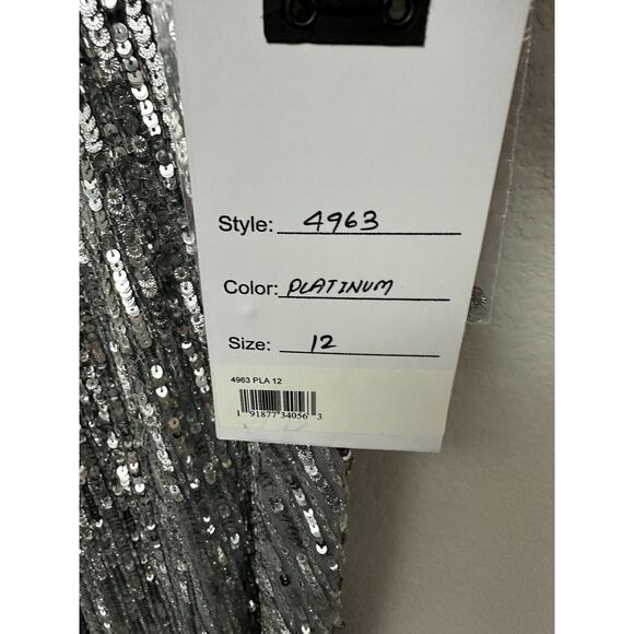 Mac Duggal Platinum Sleeveless Sequin Floor-Length Dress Size 12 Style 4963 - Picture 3 of 12
